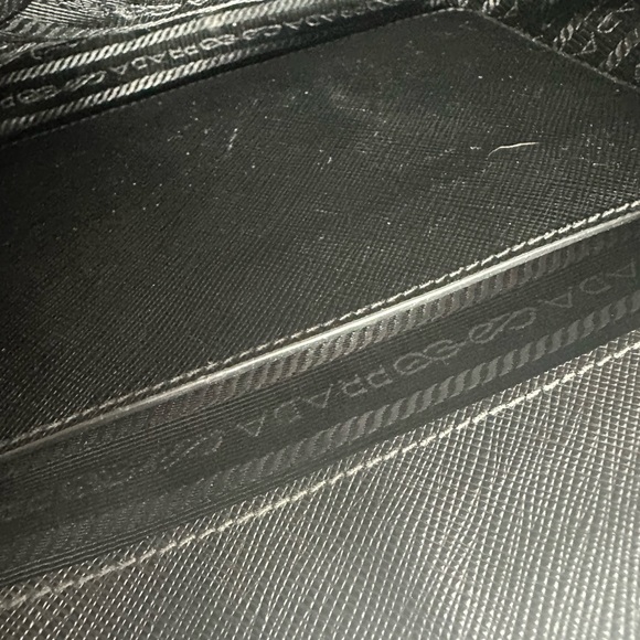 Prada Black Saffiano Galleria Leather Handle Bag - Picture 15 of 16